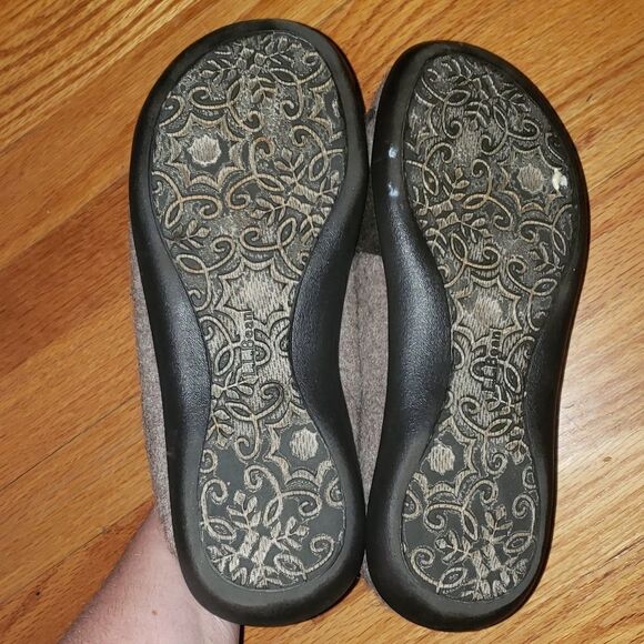 L.L. Bean Women's Daybreak Scuffs, Motif taupe chocolate dog - Picture 7 of 8